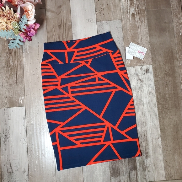 NWT LULAROE Cassie Pencil Skirt Women's Size Small Navy & Red Geometric Pattern - Picture 12 of 13